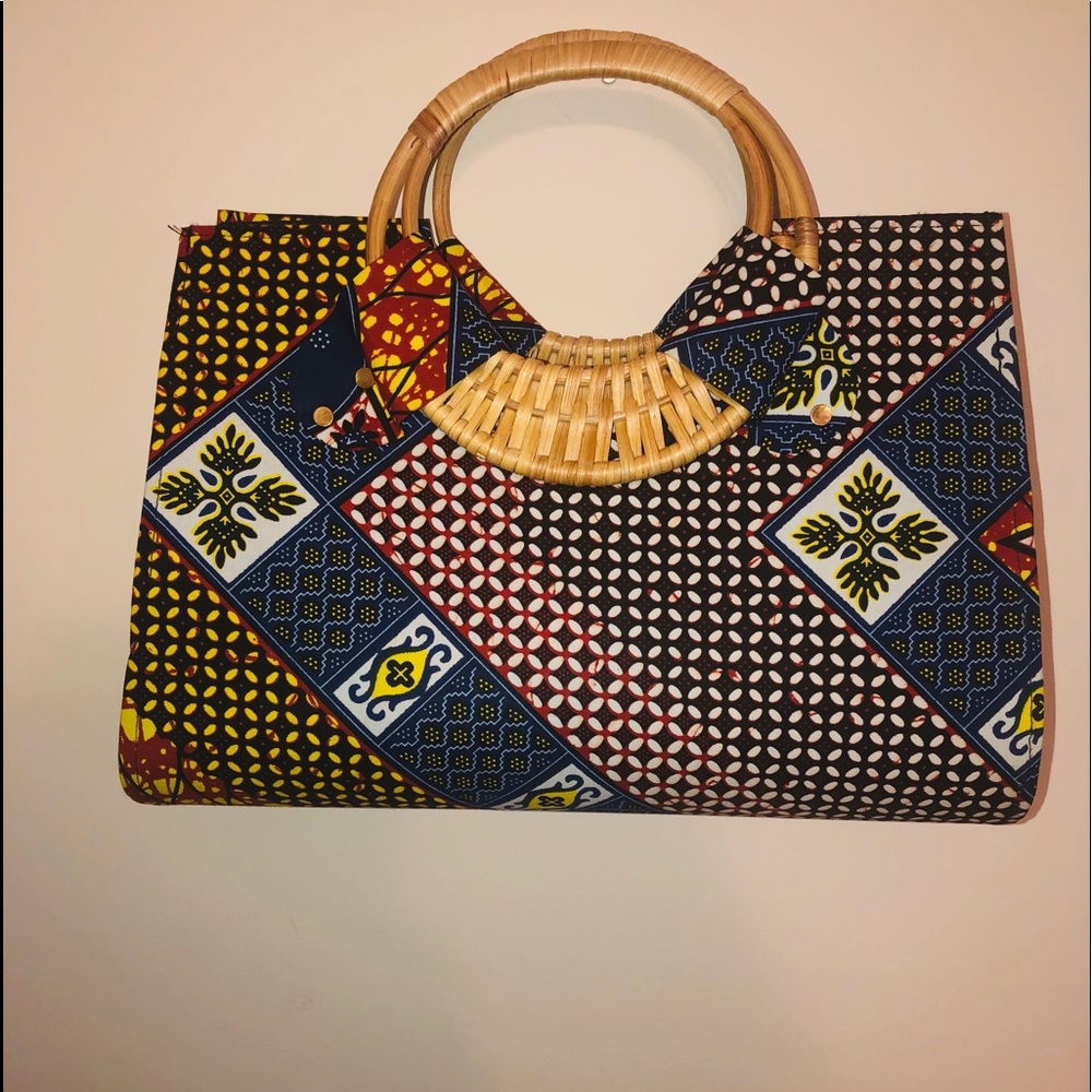 Women’s Wood Handle Purse